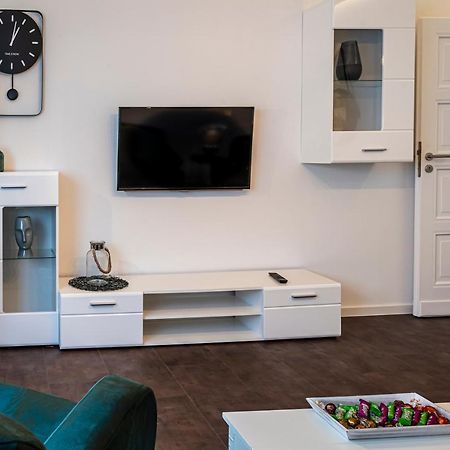Komfortable Ferienwohnung In Halle Halle  ภายนอก รูปภาพ