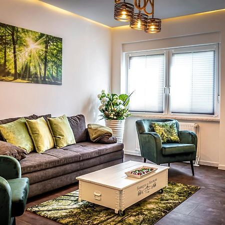 Komfortable Ferienwohnung In Halle Halle  ภายนอก รูปภาพ