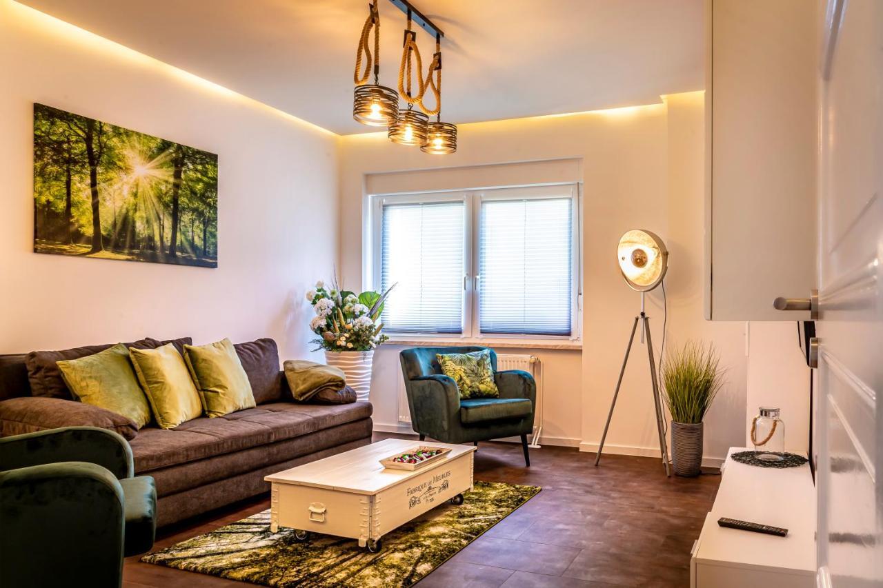 Komfortable Ferienwohnung In Halle Halle  ภายนอก รูปภาพ