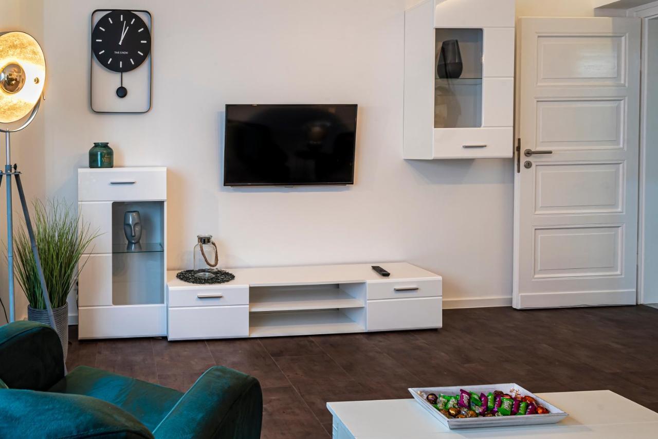 Komfortable Ferienwohnung In Halle Halle  ภายนอก รูปภาพ