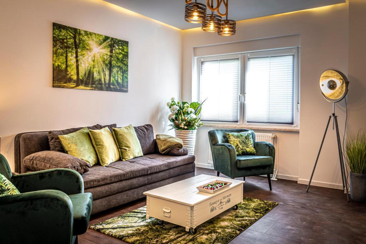 Komfortable Ferienwohnung In Halle Halle  ภายนอก รูปภาพ