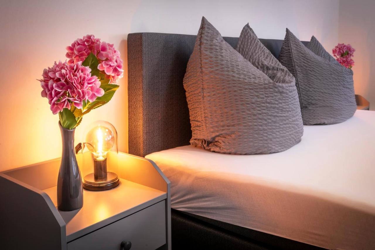 Komfortable Ferienwohnung In Halle Halle  ภายนอก รูปภาพ
