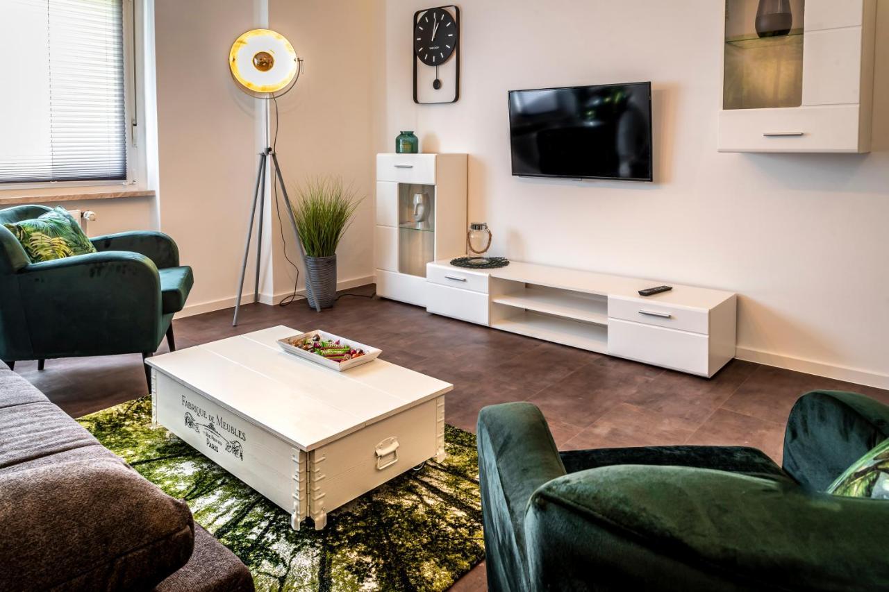 Komfortable Ferienwohnung In Halle Halle  ภายนอก รูปภาพ