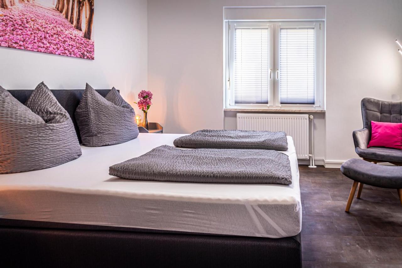 Komfortable Ferienwohnung In Halle Halle  ภายนอก รูปภาพ
