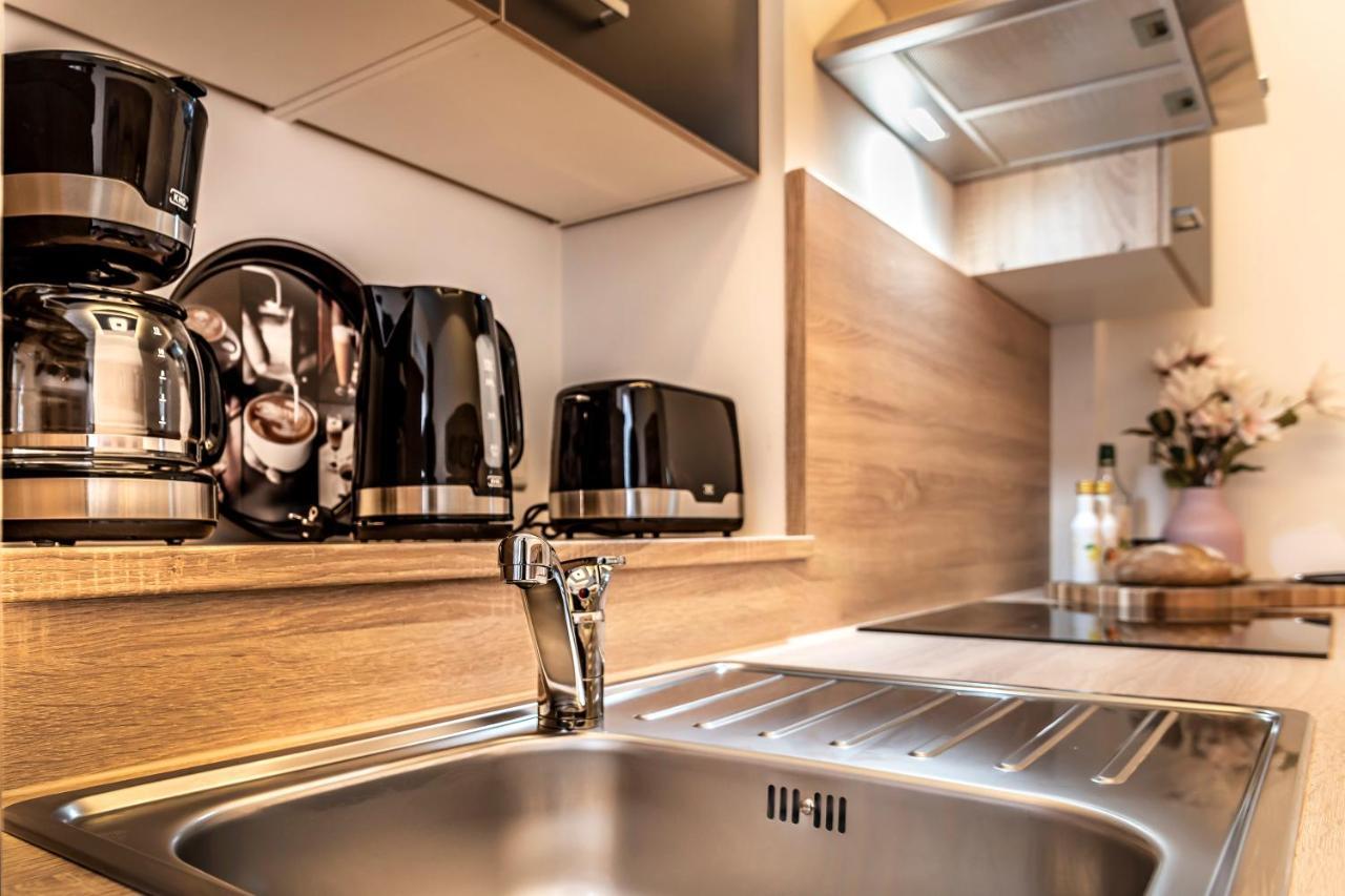 Komfortable Ferienwohnung In Halle Halle  ภายนอก รูปภาพ