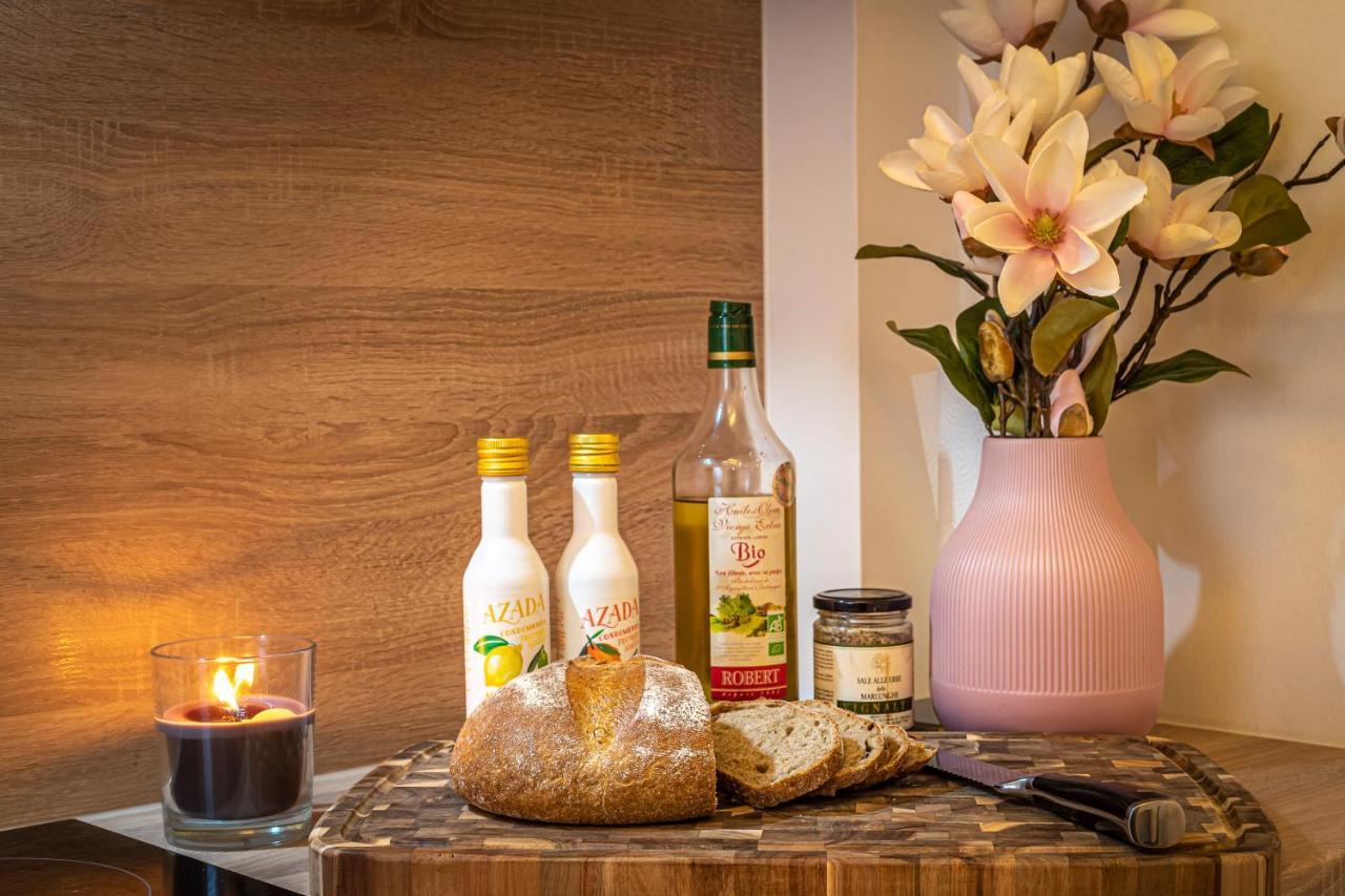 Komfortable Ferienwohnung In Halle Halle  ภายนอก รูปภาพ