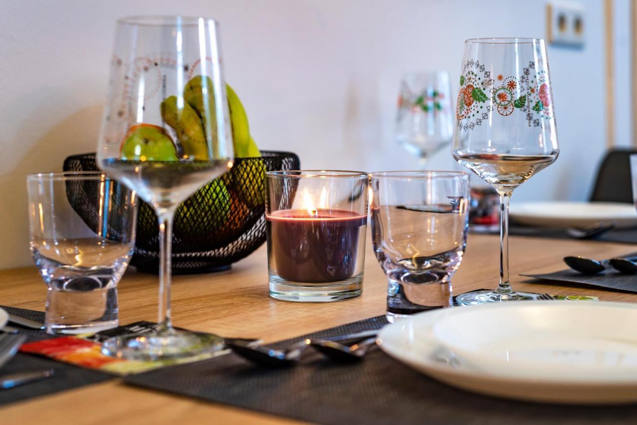 Komfortable Ferienwohnung In Halle Halle  ภายนอก รูปภาพ