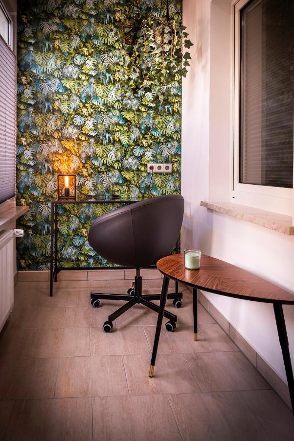 Komfortable Ferienwohnung In Halle Halle  ภายนอก รูปภาพ