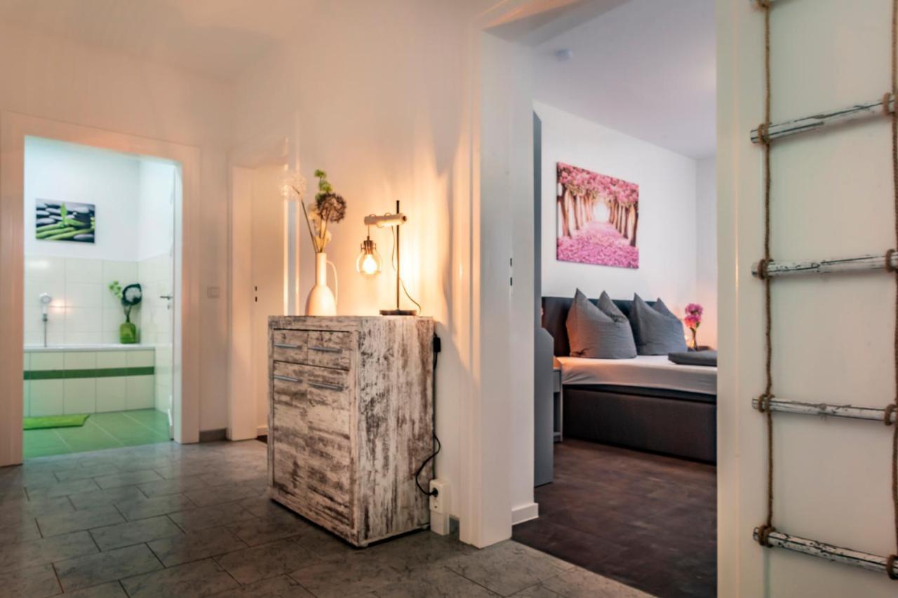 Komfortable Ferienwohnung In Halle Halle  ภายนอก รูปภาพ